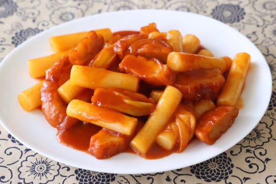 トッポギのレシピ。甘辛もちもち！韓国屋台の味を手軽に