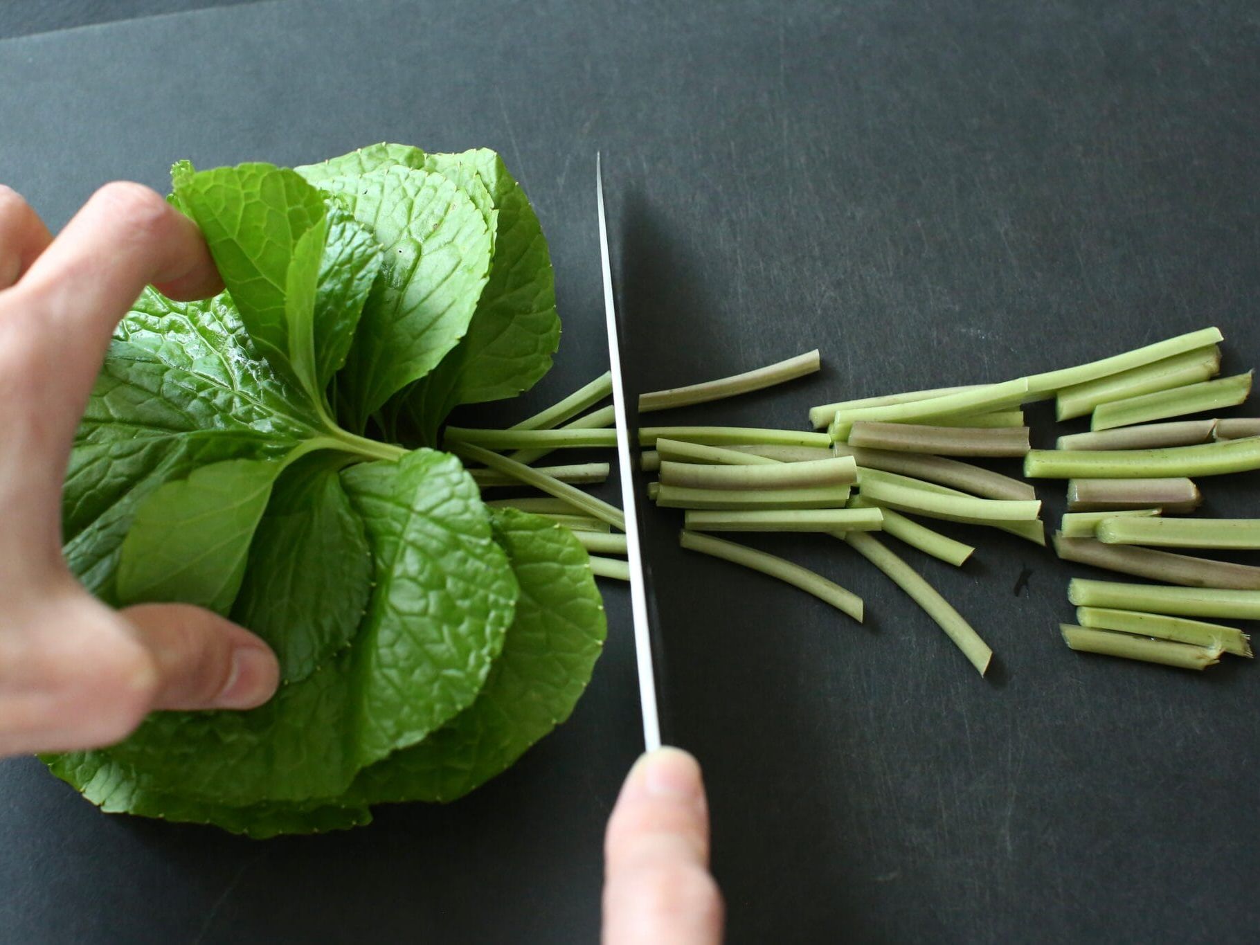 みのる 花わさび 葉わさび 500g 採れたて 葉わさび（花わさび）の食べ方と下ごしらえ。辛味と香りを引き出す