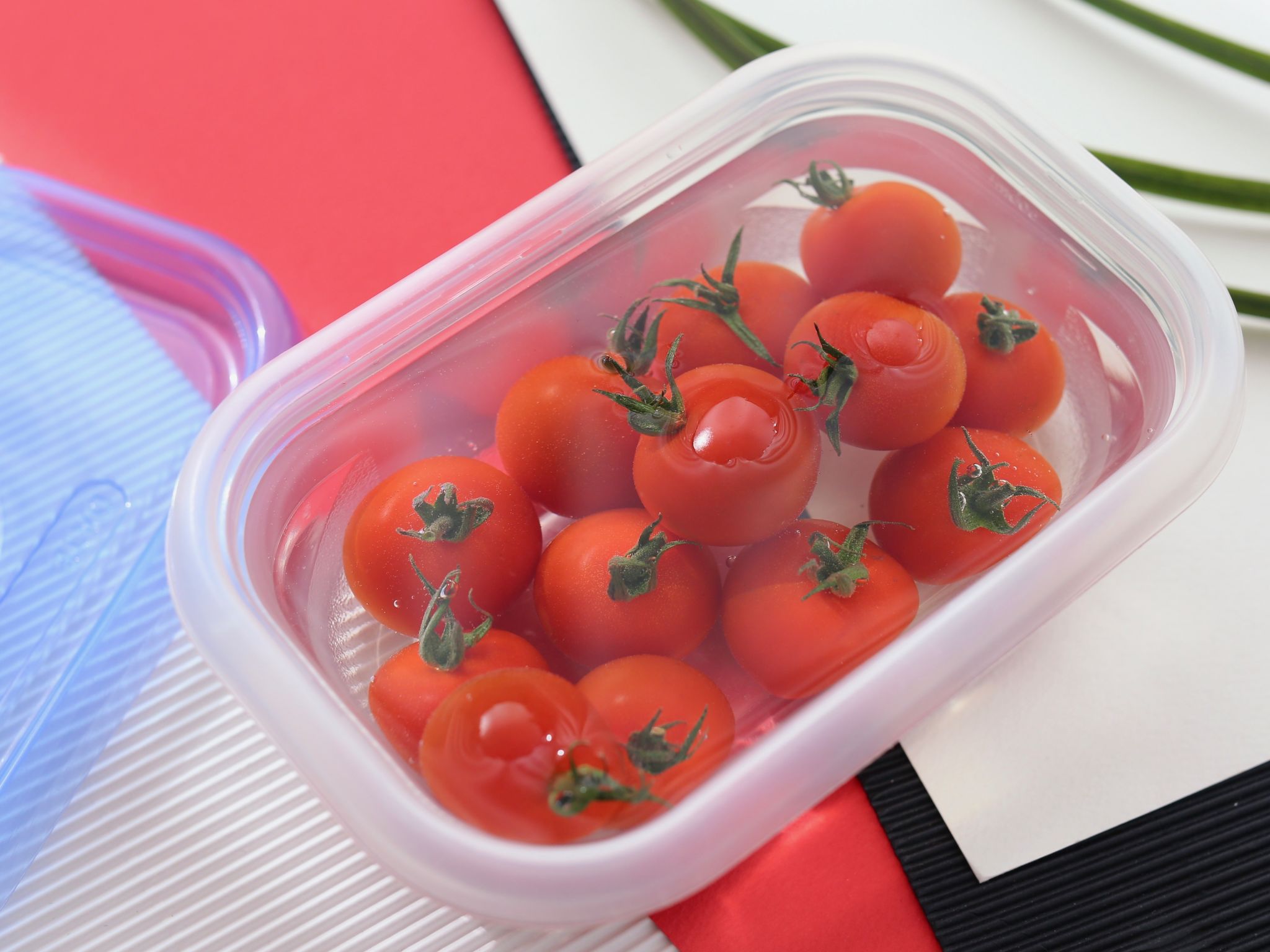 水にひたすとプルンと長持ち！ミニトマト（プチトマト）の保存・冷凍