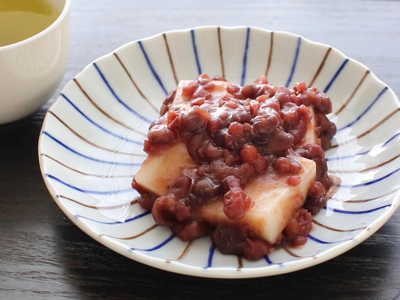 あんこ餅のレシピ。たった3分で完成！あんこのおやつの簡単な作り方