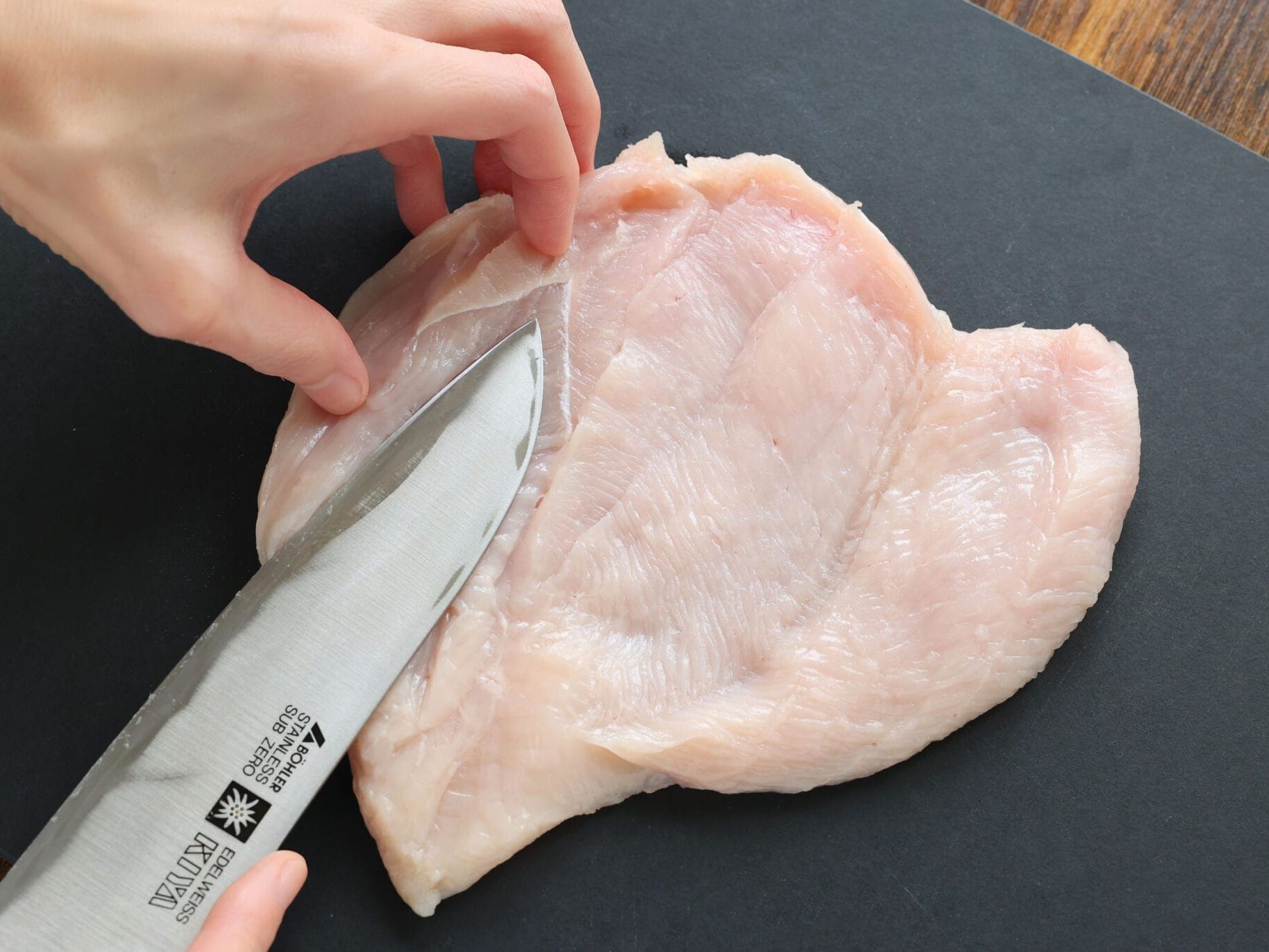 鶏胸肉の観音開き。基本の開き方！ | やまでら くみこ のレシピ