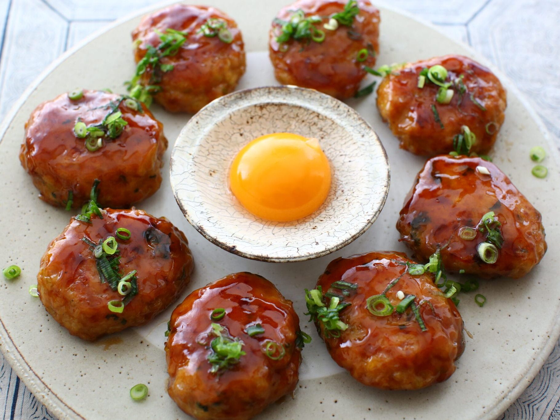 つくねレシピ｜ふんわりジューシー！甘辛ダレが絡む人気の定番おかず