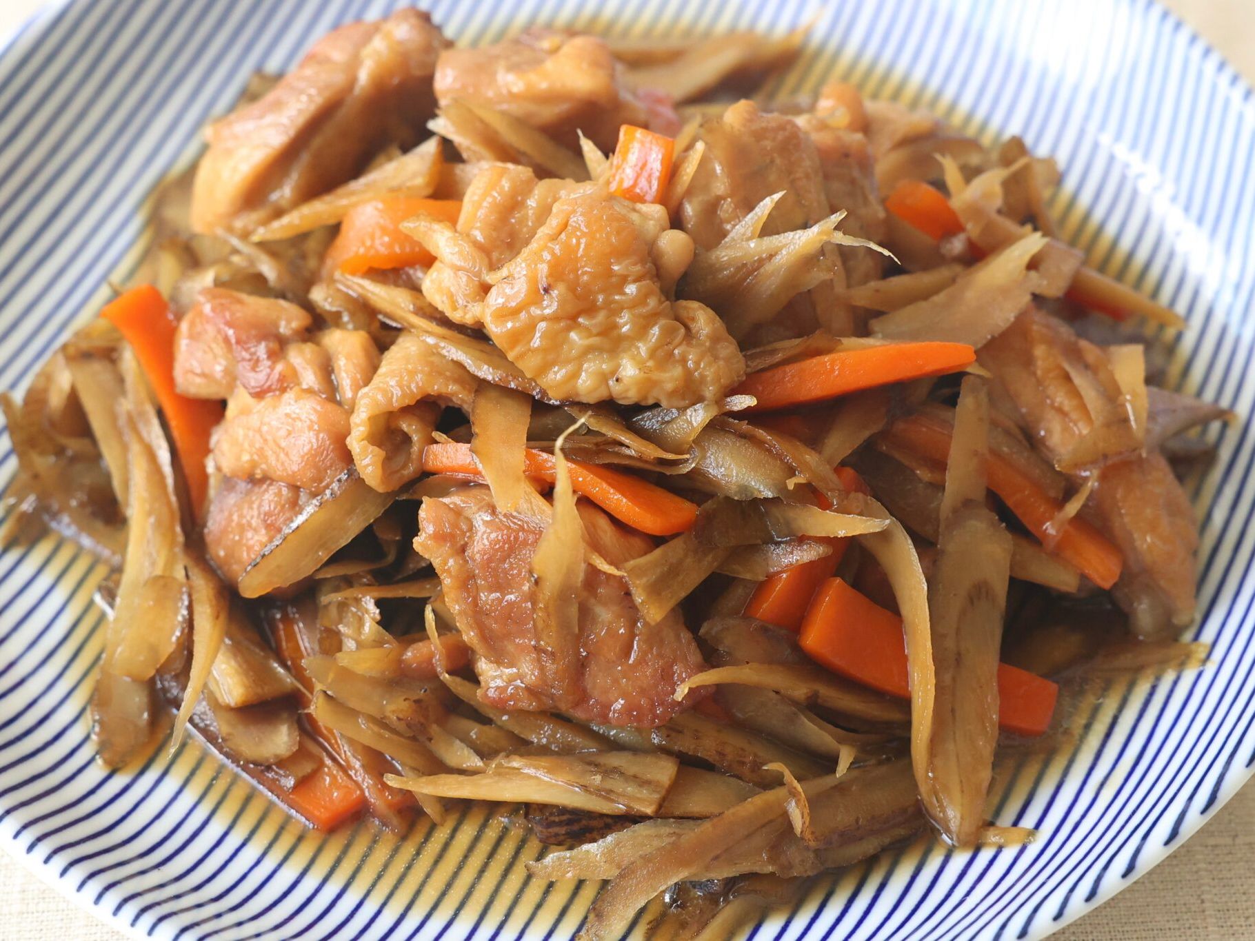 ごぼう と 鶏肉 の 甘辛 煮 人気