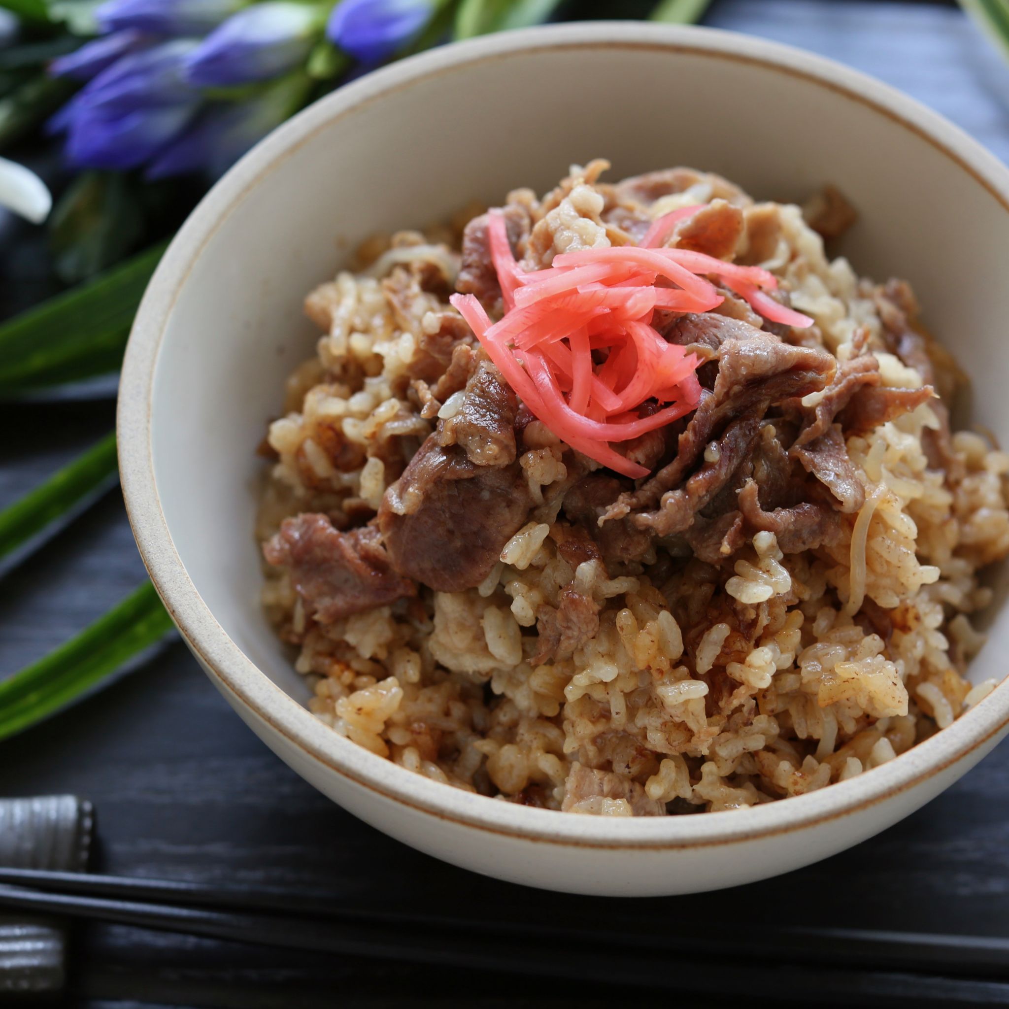 変わった牛丼のレシピ 牛肉をご飯と一緒に炊きます やまでら