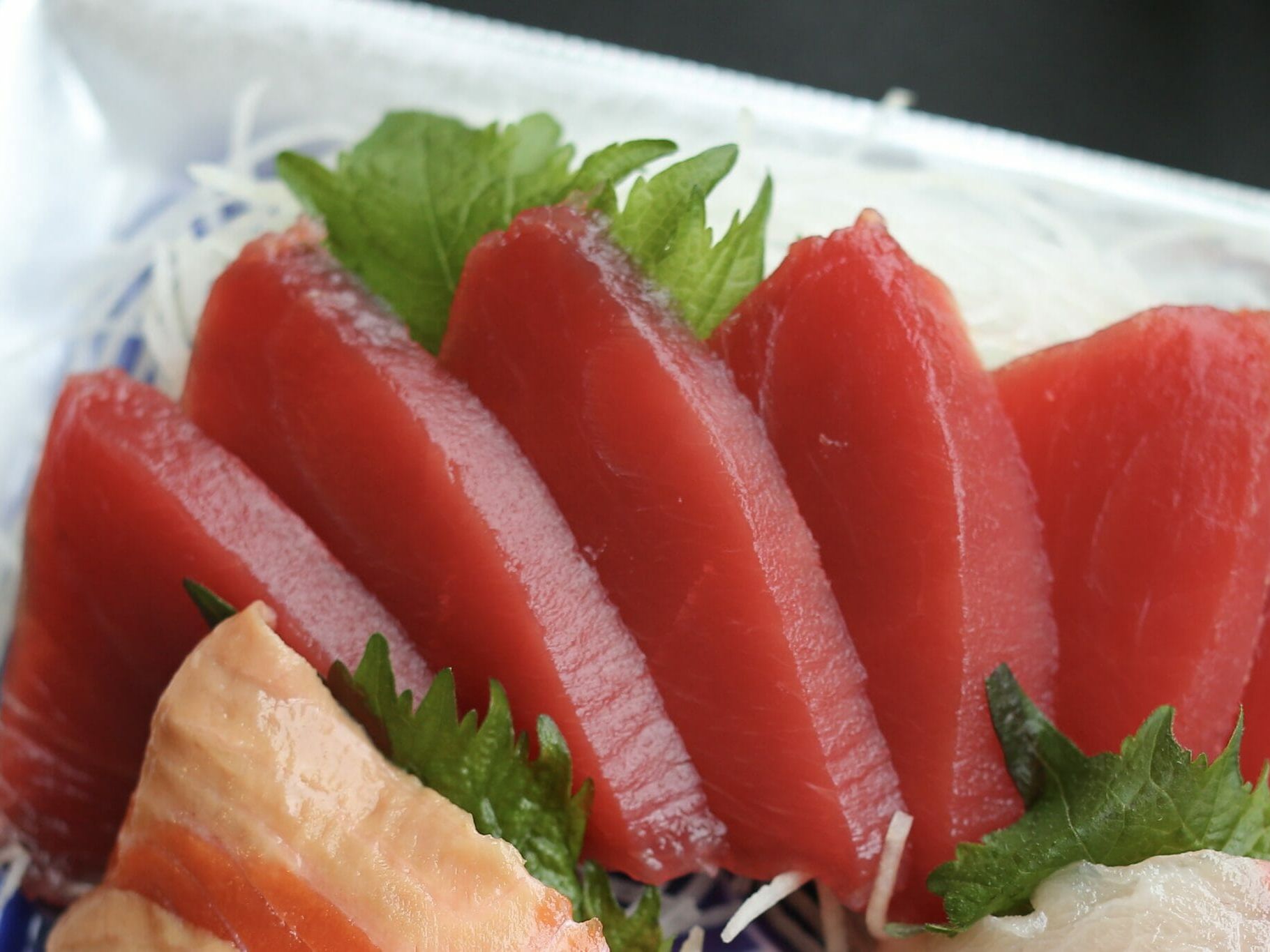 マグロの冷凍保存はng 家庭で冷凍すると色が黒くなります やまでら くみこ のレシピ