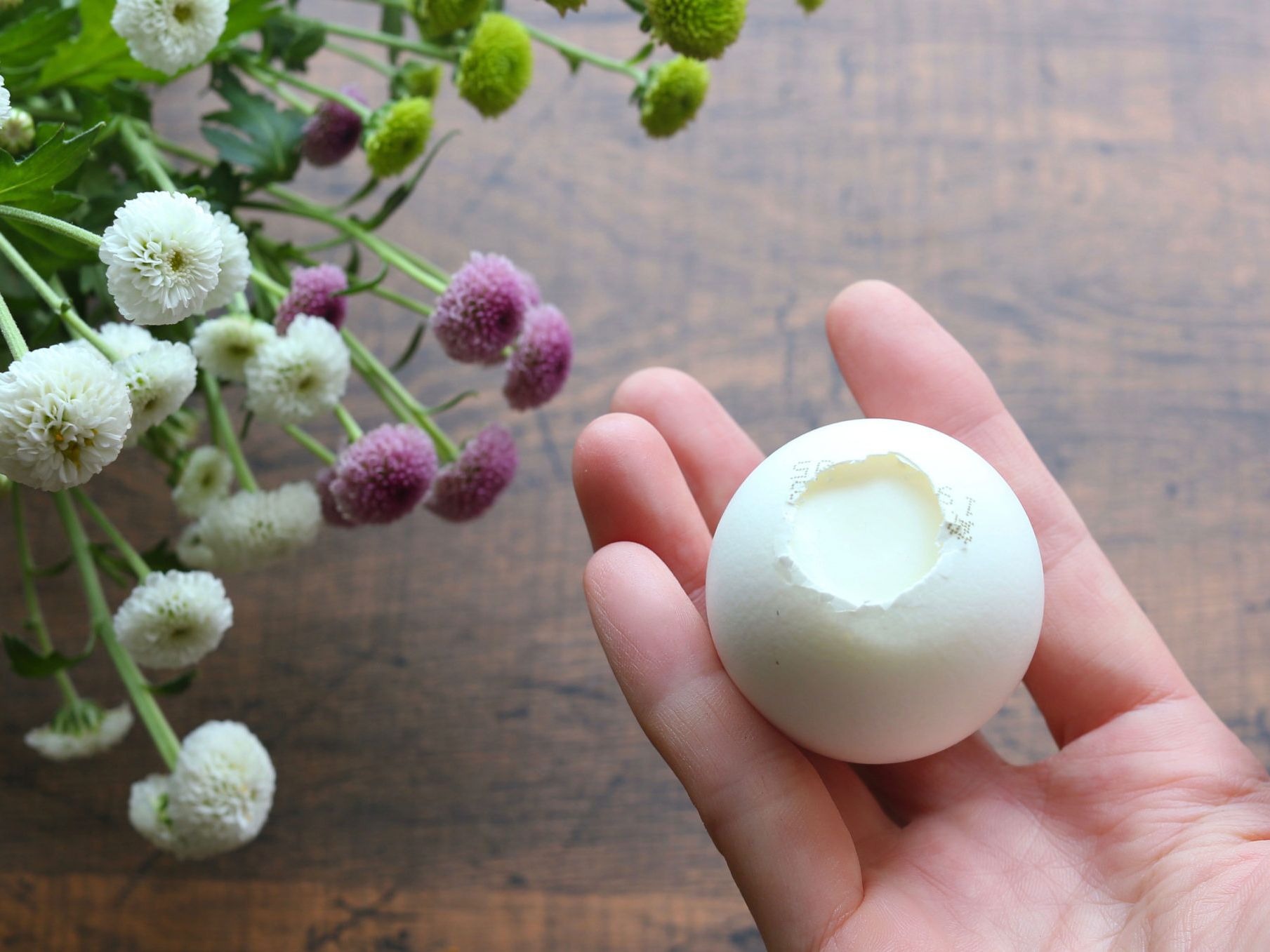 ゆで卵の簡単な殻むき。穴を開けて息を吹きかける裏ワザ。 | やまでら くみこ のレシピ