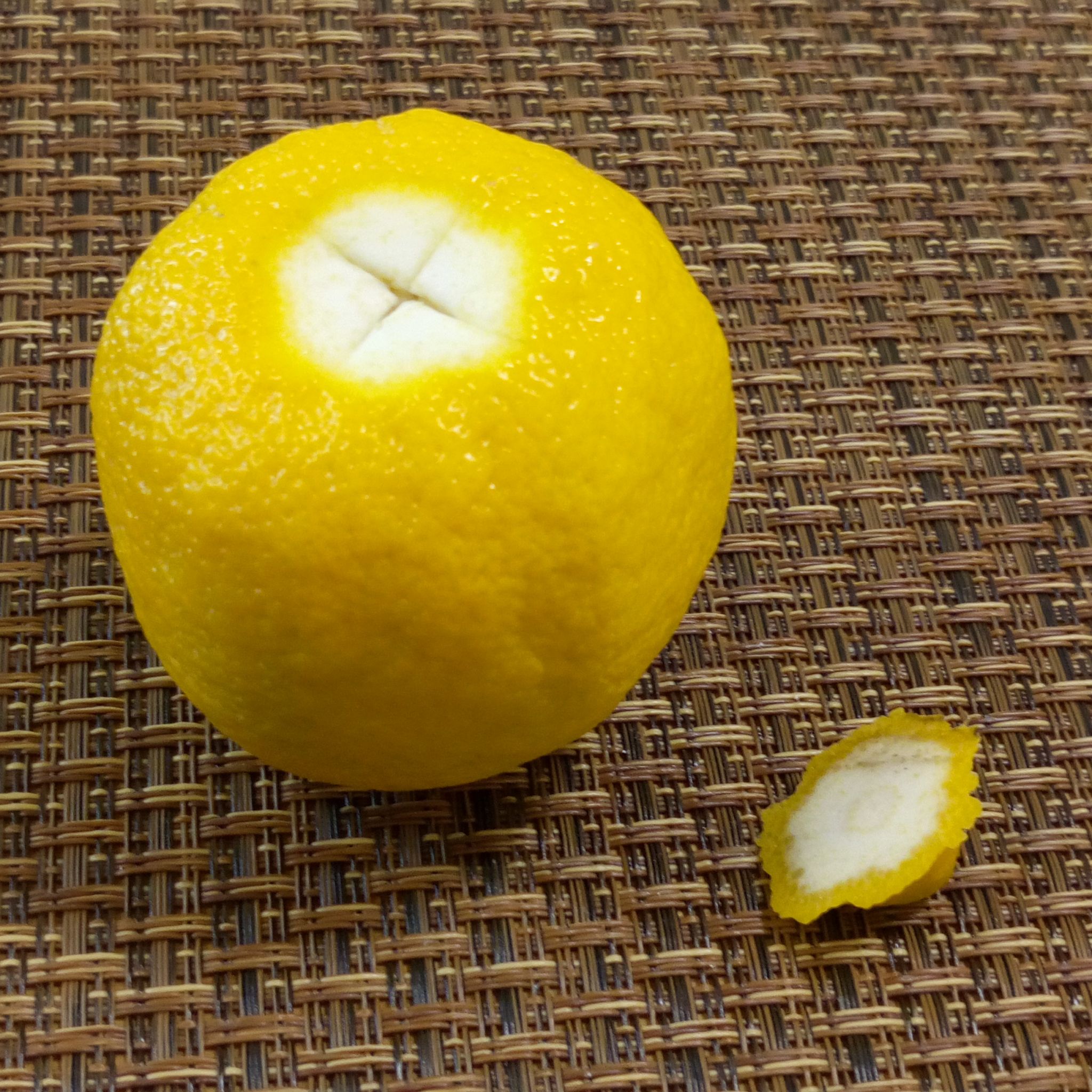 レモンの簡単な絞り方 絞り器なしで タネが混ざらない方法 やまでら くみこ のレシピ