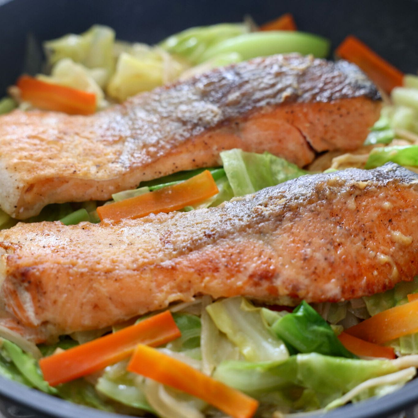 鮭のちゃんちゃん焼きレシピ たれがじんわり馴染む フライパンで簡単 やまでら くみこ のレシピ