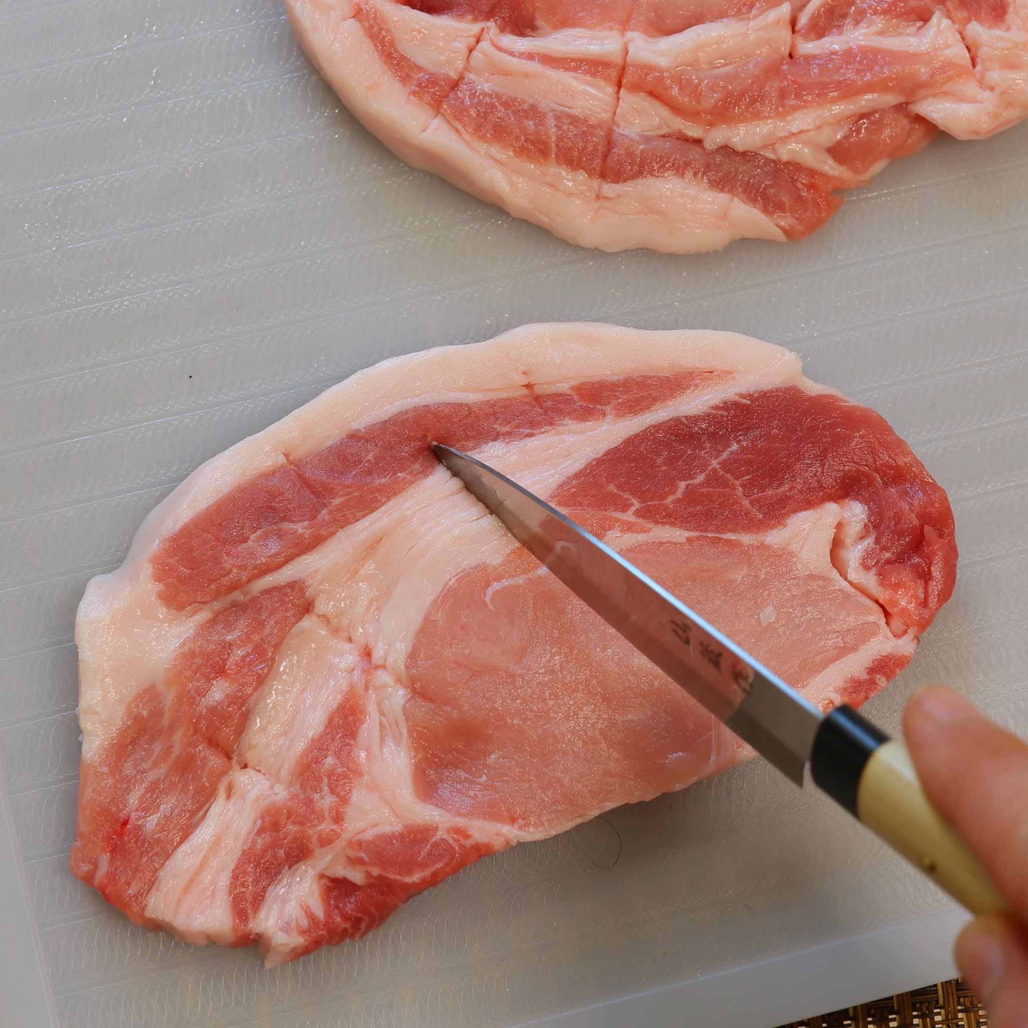 肉の筋切りの方法 ステーキやとんかつの下ごしらえ やまでら くみこ のレシピ