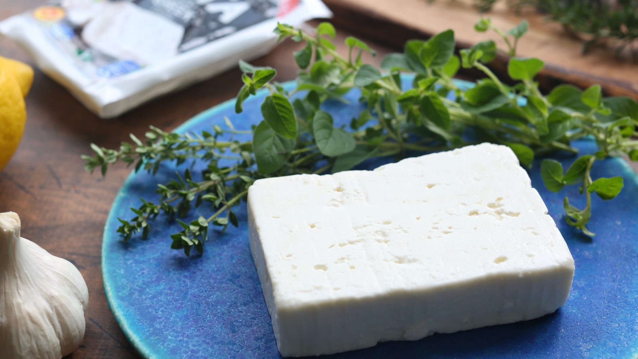 フェタチーズはギリシャの国民的チーズ 食べ方や保存など徹底解説 やまでら くみこ のレシピ