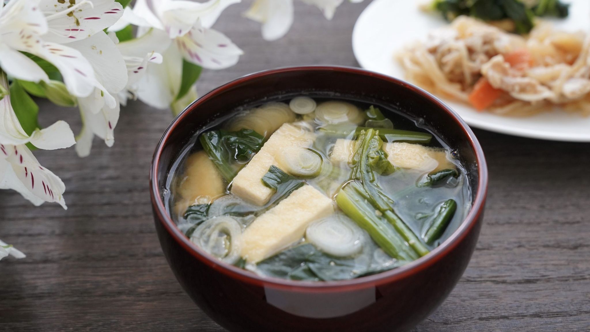 ほうれん草と油揚げの味噌汁レシピ 油揚げでコクと食べ応えアップ やまでら くみこ のレシピ