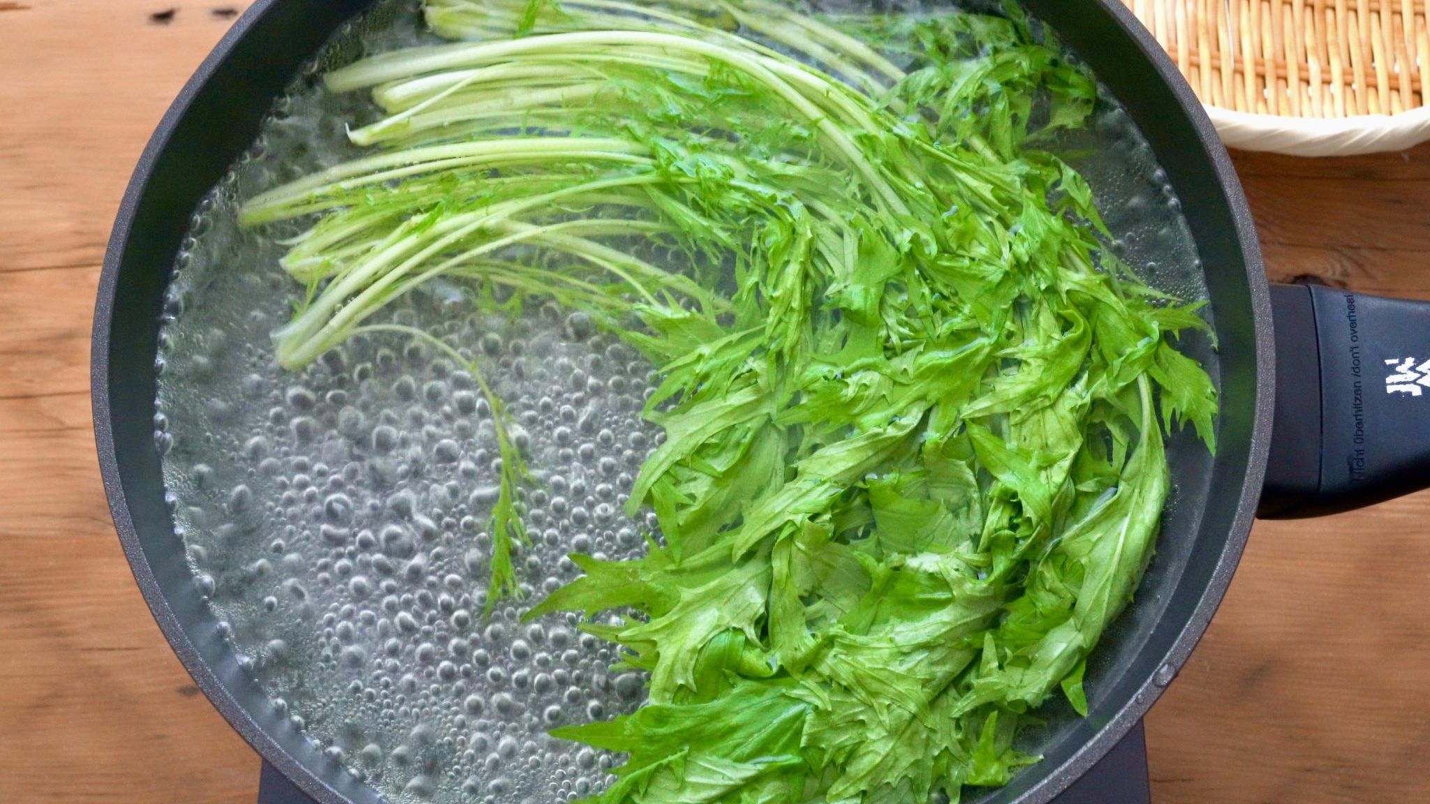 水菜の茹で方 茹で時間は10秒 シャキシャキおひたしも簡単に作れる やまでら くみこ のレシピ