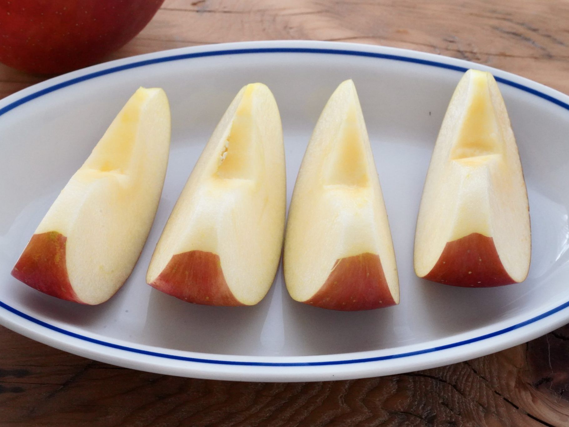 りんごは皮ごと食べると栄養豊富 健康効果 洗い方 切り方等を解説 やまでら くみこ のレシピ